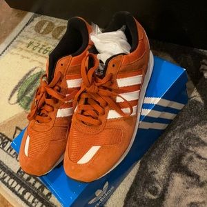 Adidas ZX700 size 9